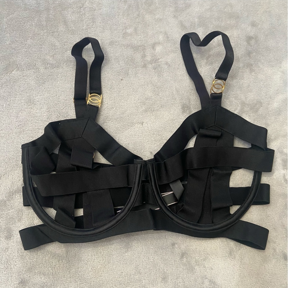 New! Victoria's Secret Very Sexy Strappy Unlined Balconette Bra 10349 - Picture 4 of 9